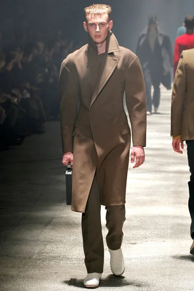Look 8